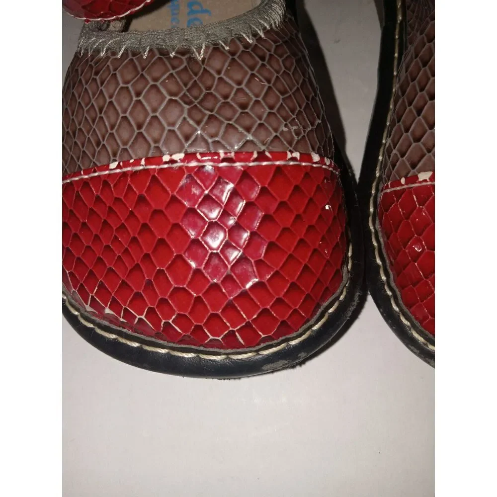 Hide and Squeak Multi Color Mary Janes girls‎ size 9